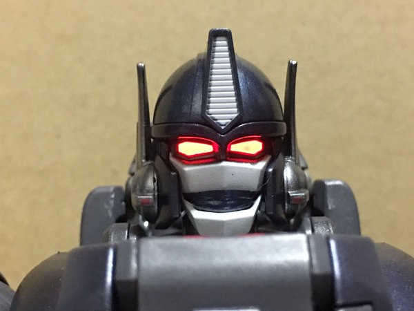 MP 32 Masterpiece Optimus Primal   In Hand Photos Surface On Twitter  (19 of 81)